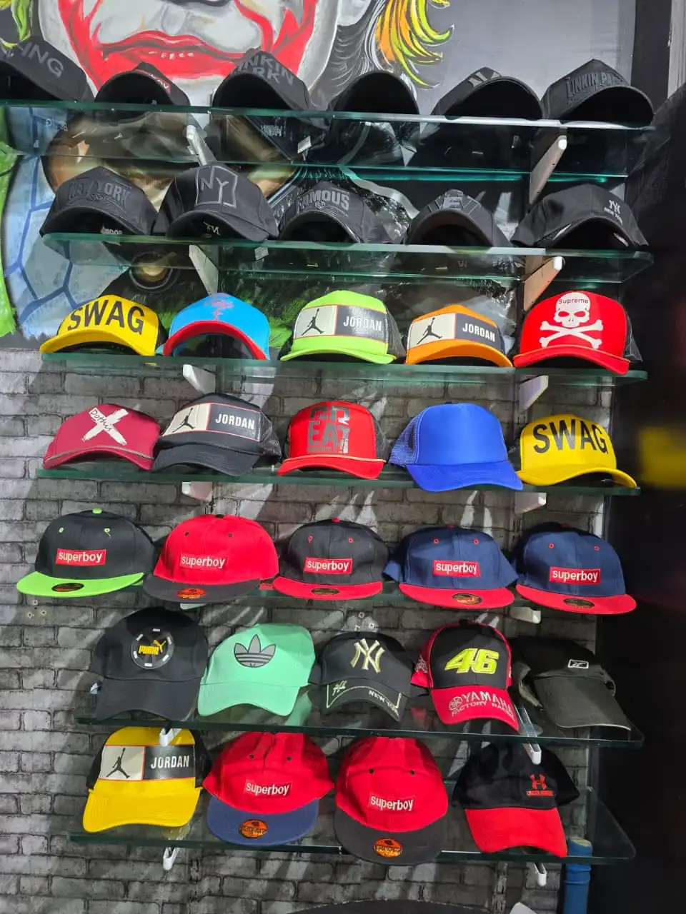 Caps
