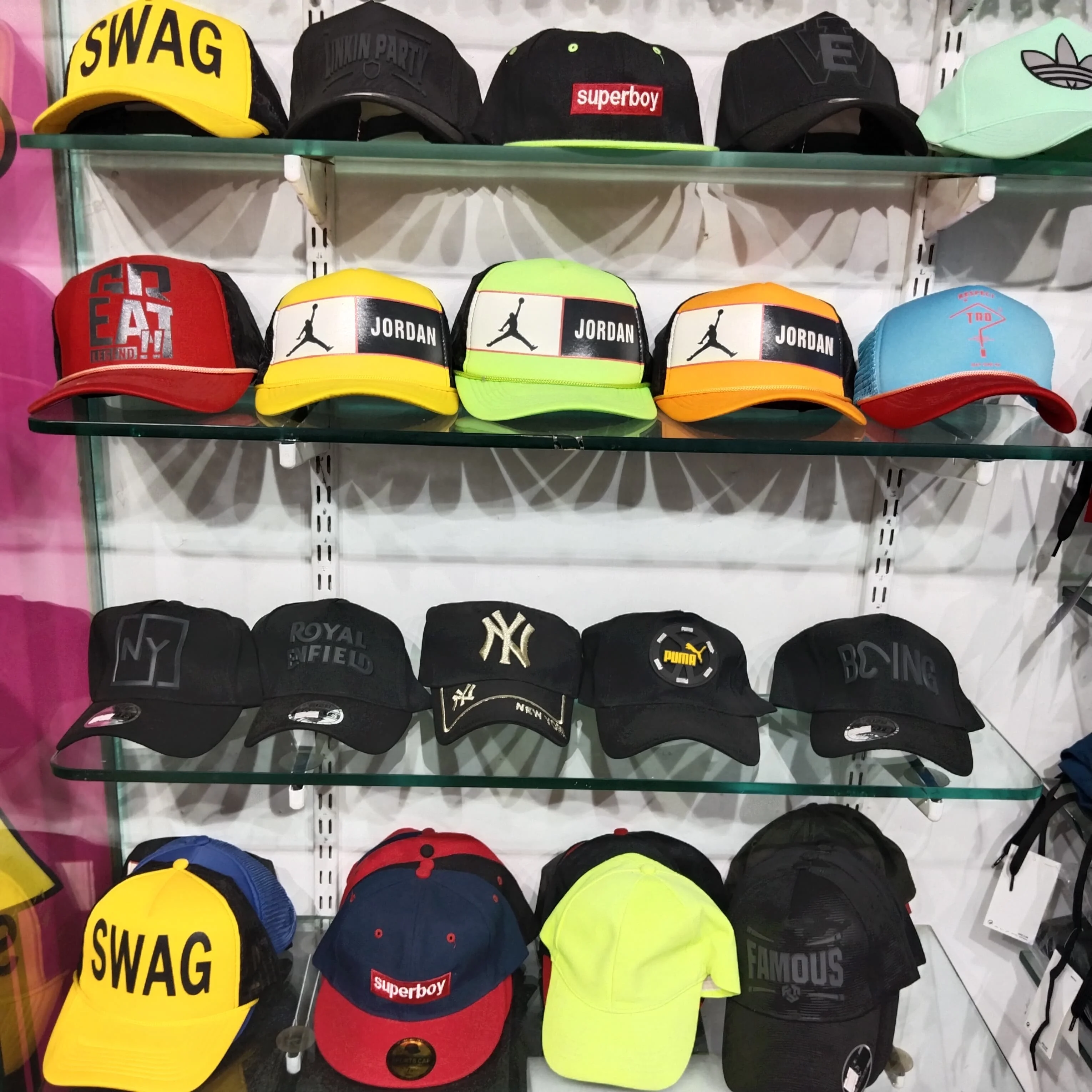 Caps